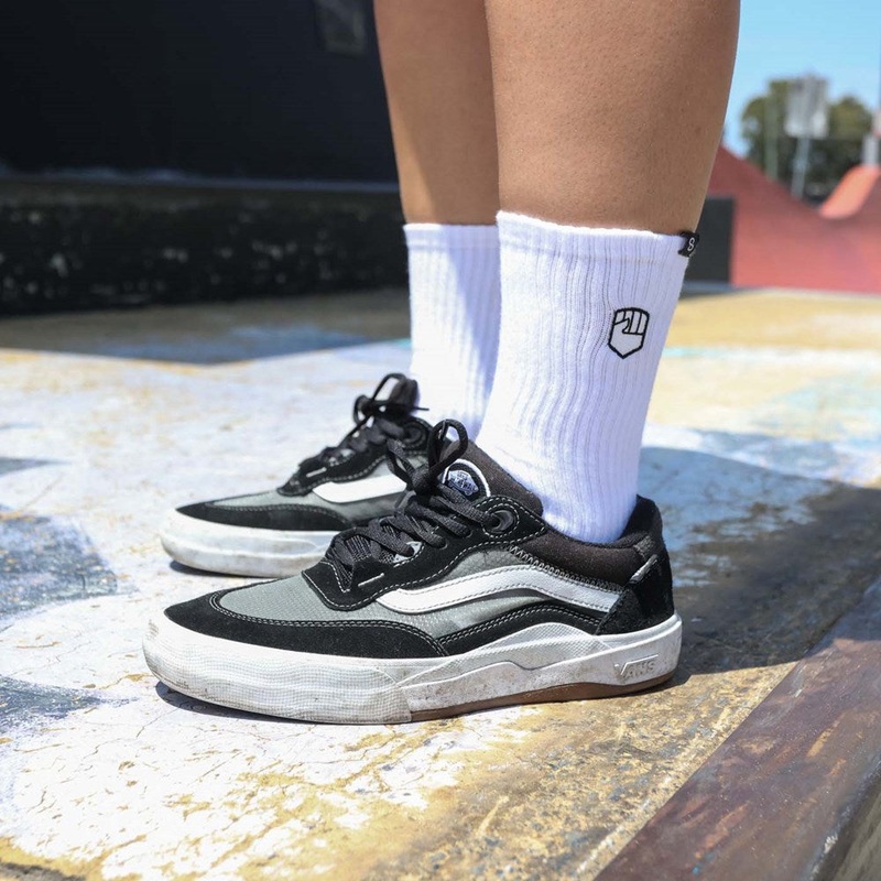 WHITE STOCKER SOCKS