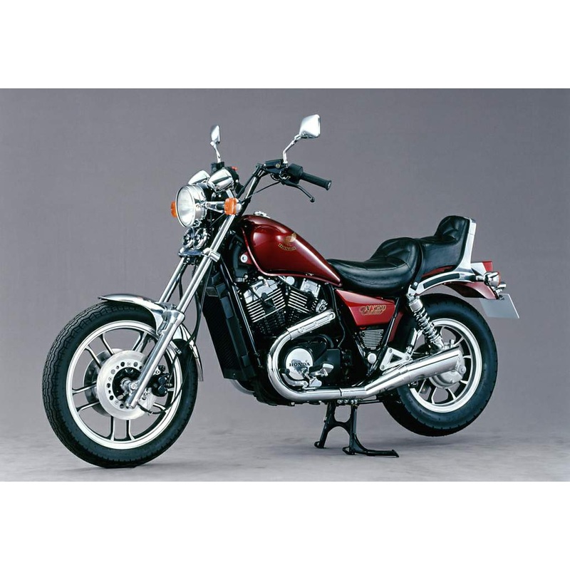 Honda NV 750 Custom