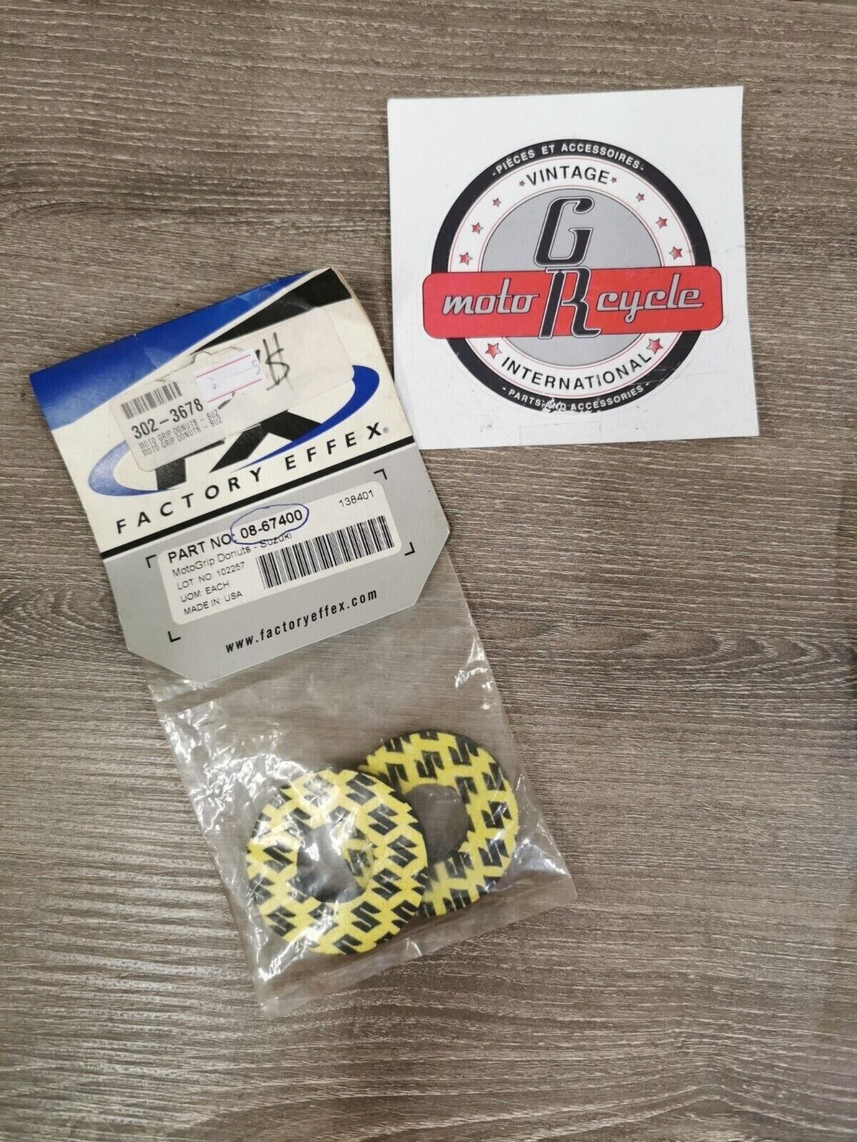 NOS FACTORY EFFEX SUZUKI MOTOGRIP DONUTS YELLOW QTY208-67400 J32