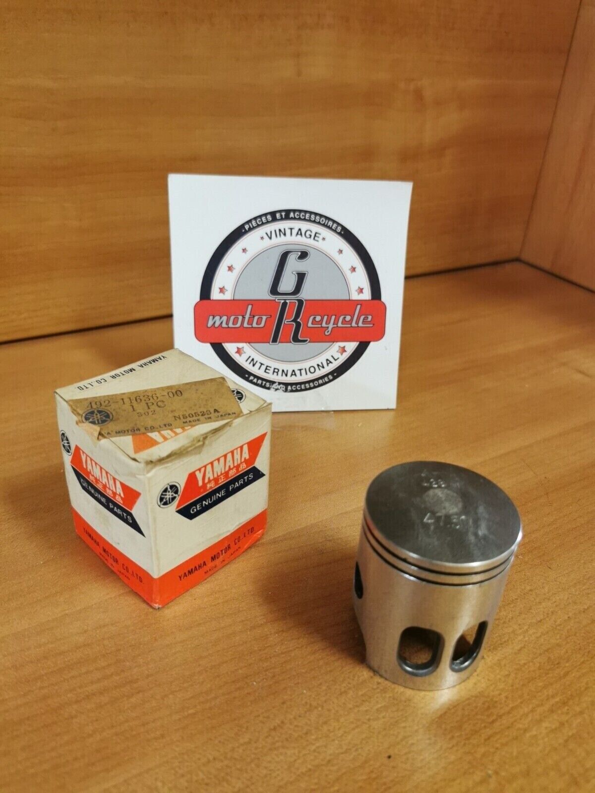 NOS YAMAHA YZ801974 - 1975PISTONOVERSIZE492-11636-00Y46